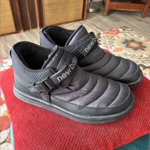 New Balance Unisex-Adult Caravan Moc V1 Mid Cut Slipper